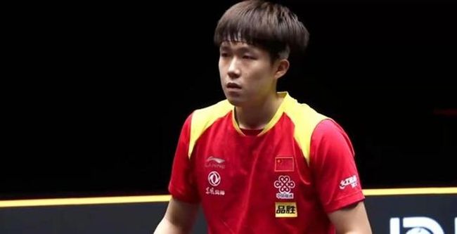 选手层出不 选手层出不